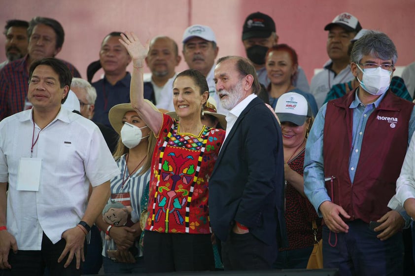 EUM20220406POL15.JPG 
CIUDAD DE MÉXICO. Protest/Protesta-Reforma Eléctrica.- 6 de abril de 2022. Claudia Sheinbaum, jefa de Gobierno de la Ciudad de México, entre otros políticos de Morena, durante el mitin informativo de la Reforma Energética en el Monumento a la Revolución. Foto: Agencia EL UNIVERSAL/Germán Espinosa/EELG