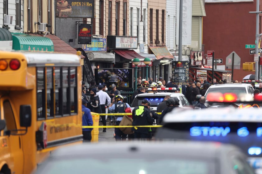 Pánico en Nueva York por tiroteo en estación del Metro en Brooklyn