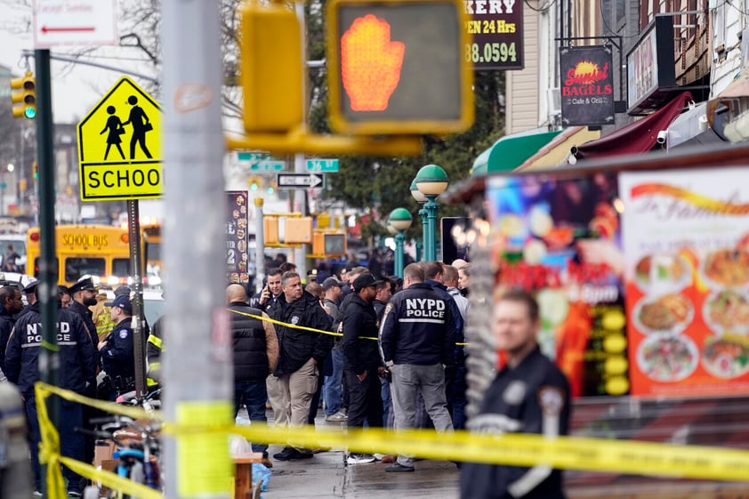 Pánico en Nueva York por tiroteo en estación del Metro en Brooklyn