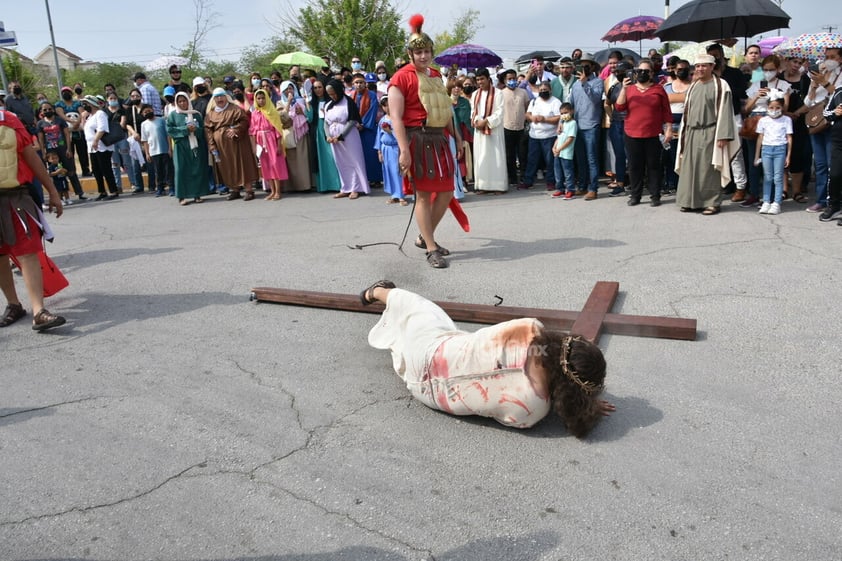 Se desborda la fe durante el Viacrucis en Monclova