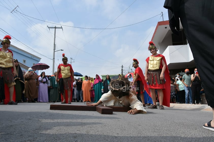 Se desborda la fe durante el Viacrucis en Monclova