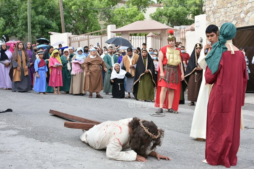 Se desborda la fe durante el Viacrucis en Monclova