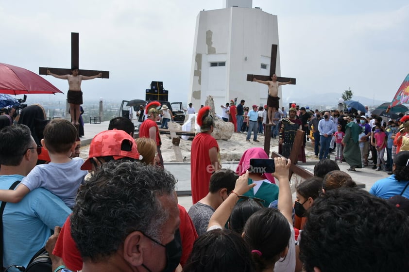 Se desborda la fe durante el Viacrucis en Monclova