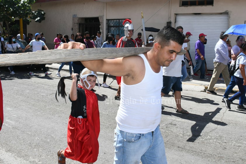 Viacrucis viviente en Lerdo celebra 35 años de tradición y mística