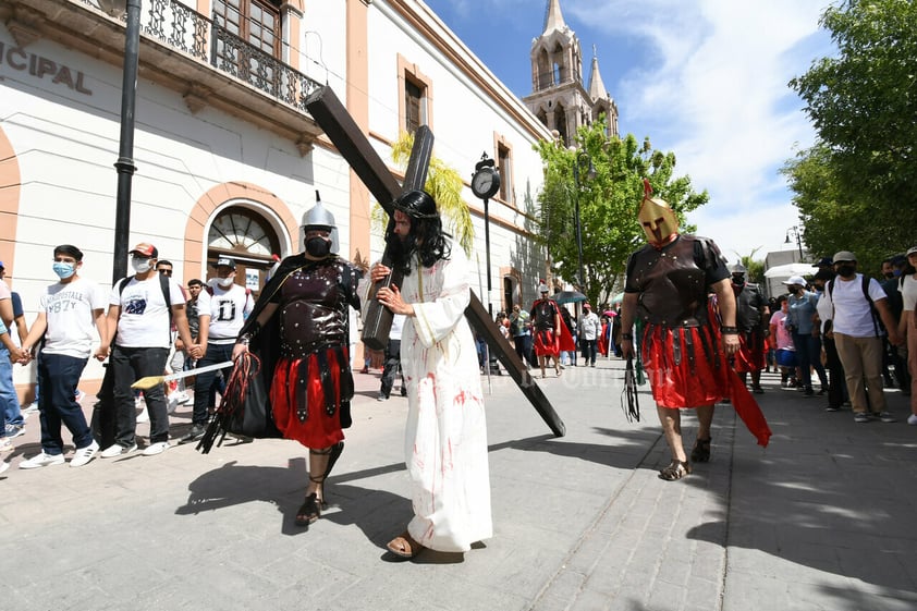 Viacrucis viviente en Lerdo celebra 35 años de tradición y mística