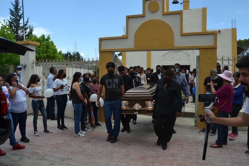 Cientos despiden a Debanhi Escobar en Galeana