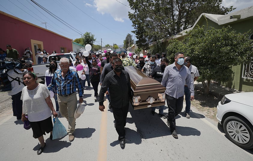 Cientos despiden a Debanhi Escobar en Galeana