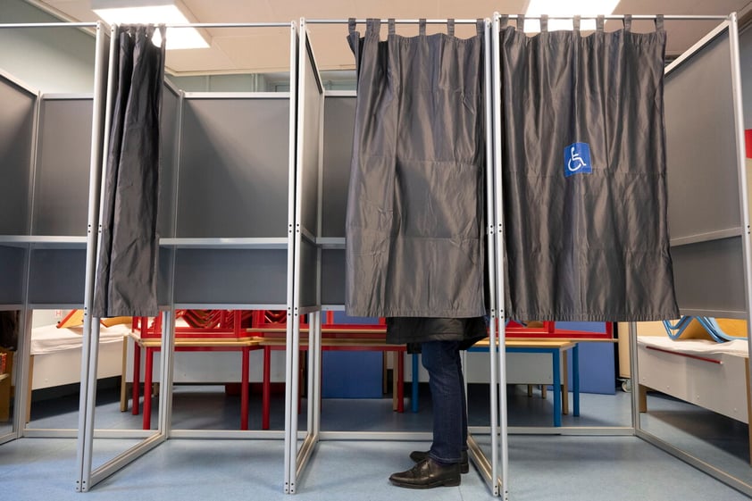 Francia vota en segunda vuelta de elecciones presidenciales