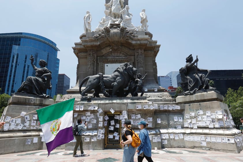 EUM20220424SOC15.JPG  CIUDAD DE MÉXICO, City/CDMX-Marcha.- Marcha feminista organizada por Marea Verde. Exigen justicia por la muerte de Debanhi Escobar. Domingo 24 abril 2022. Foto: Agencia EL UNIVERSAL/ Berenice Fregoso/LCG.