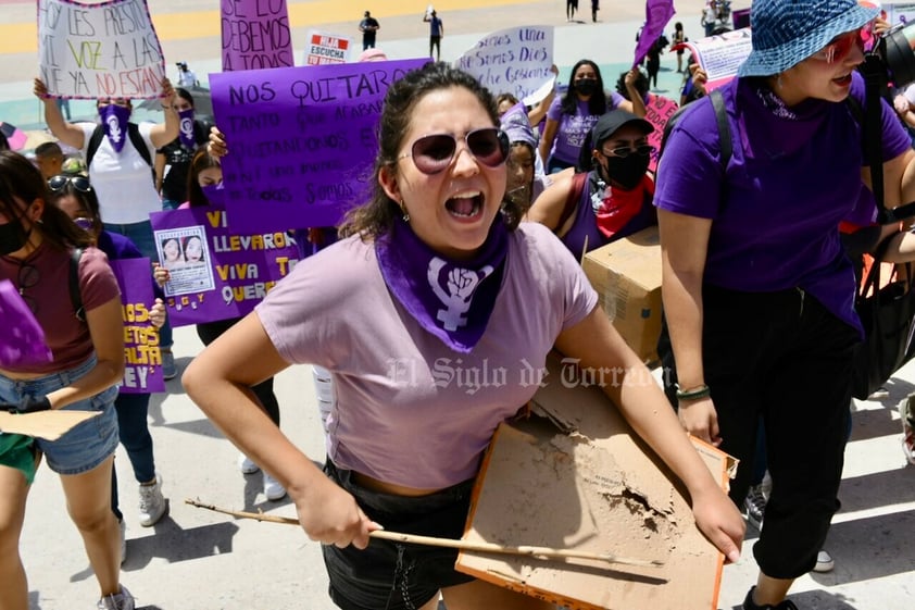 Marchan en Torreón a casi ocho meses de la desaparición de Sugey en Mazatlán