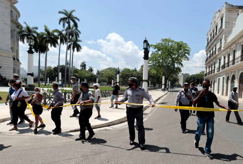 Explosión en hotel Saratoga de La Habana deja muertos y heridos