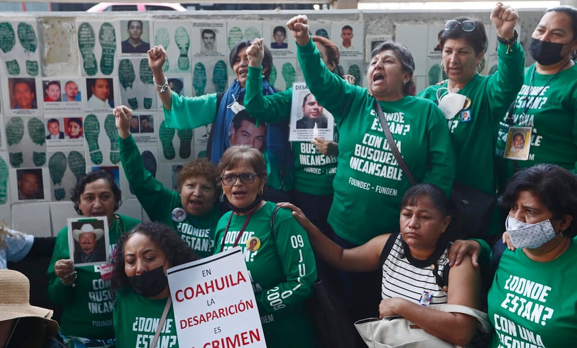 Madres de desaparecidos protestan frente a Fiscalía de México