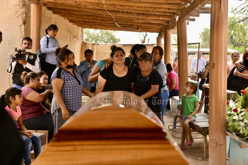 Dan último adiós a Édgar tras derrumbe en silos de Torreón