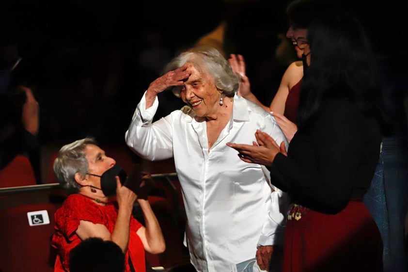 México homenajea a Elena Poniatowska en Bellas Artes