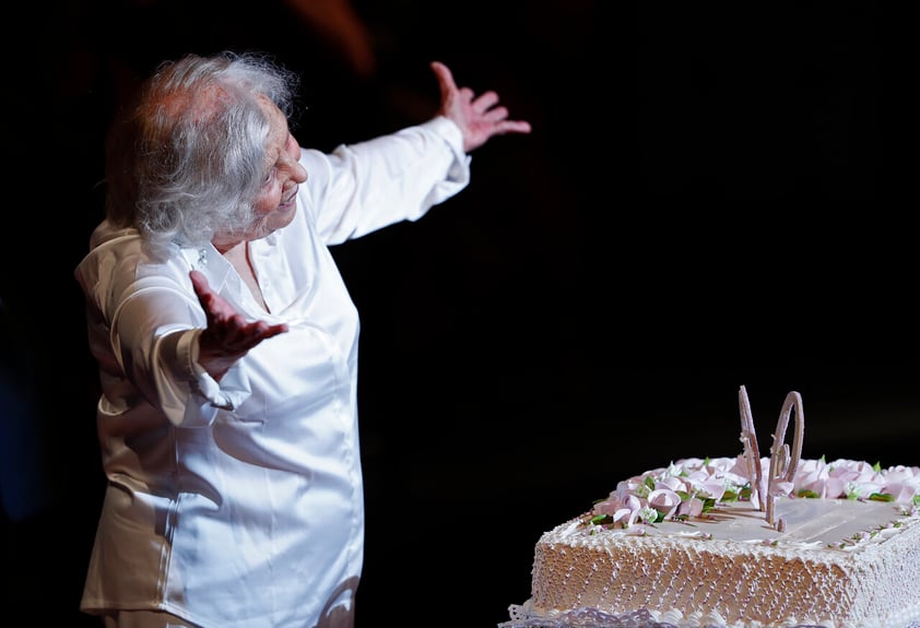 México homenajea a Elena Poniatowska en Bellas Artes