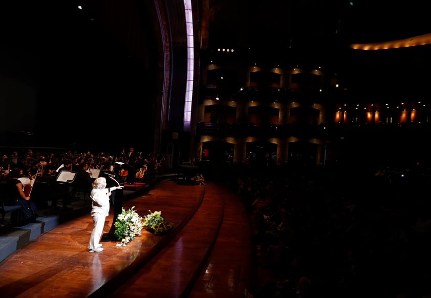 México homenajea a Elena Poniatowska en Bellas Artes