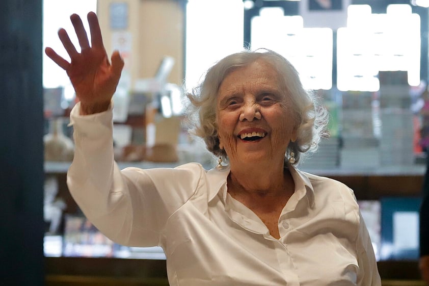 México homenajea a Elena Poniatowska en Bellas Artes