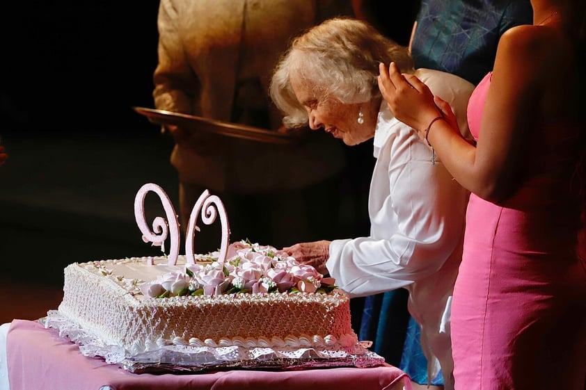 México homenajea a Elena Poniatowska en Bellas Artes