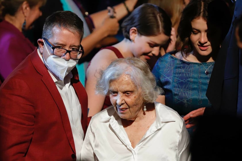 México homenajea a Elena Poniatowska en Bellas Artes