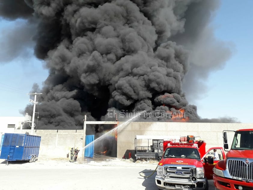 Alarma por incendio en empresa recicladora de Torreón