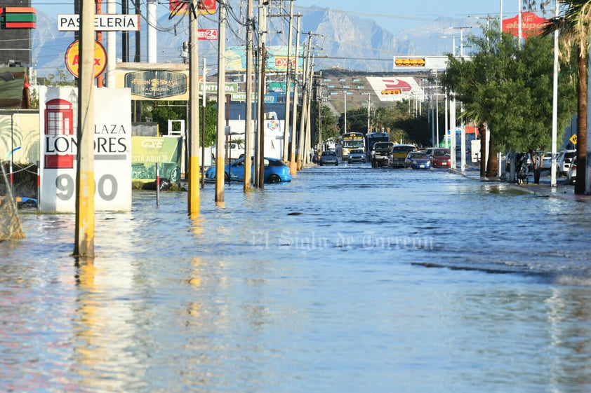 Lluvias dejan estragos en zona urbana de Torreón