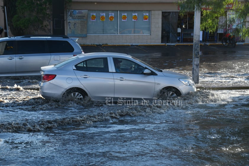 Lluvias dejan estragos en zona urbana de Torreón