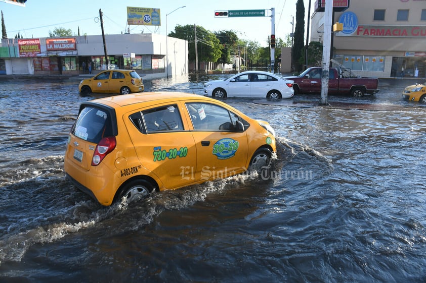 Lluvias dejan estragos en zona urbana de Torreón