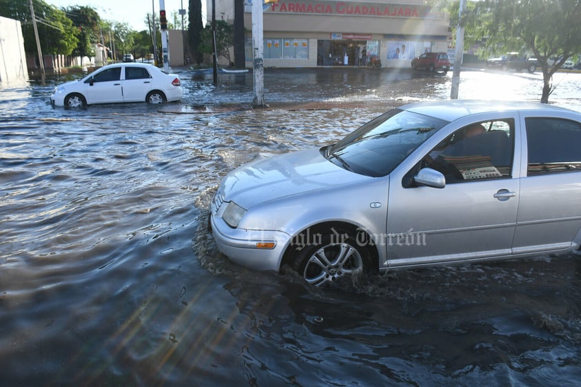 Lluvias dejan estragos en zona urbana de Torreón