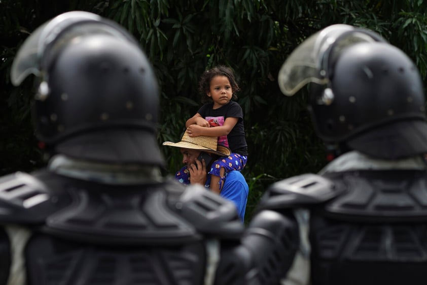 Confirma Gobierno de México que caravana de migrantes se dirige a Coahuila