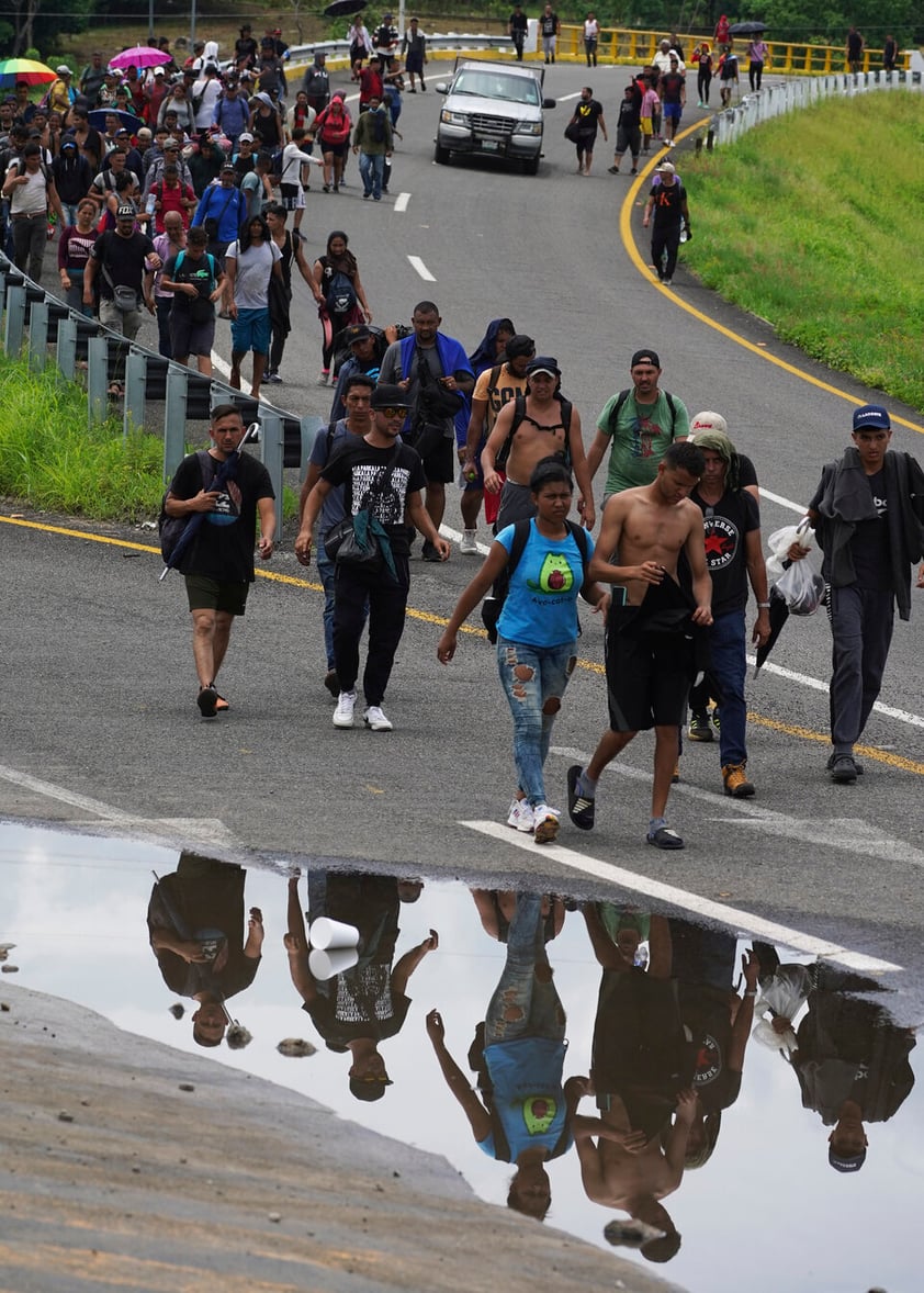 Confirma Gobierno de México que caravana de migrantes se dirige a Coahuila