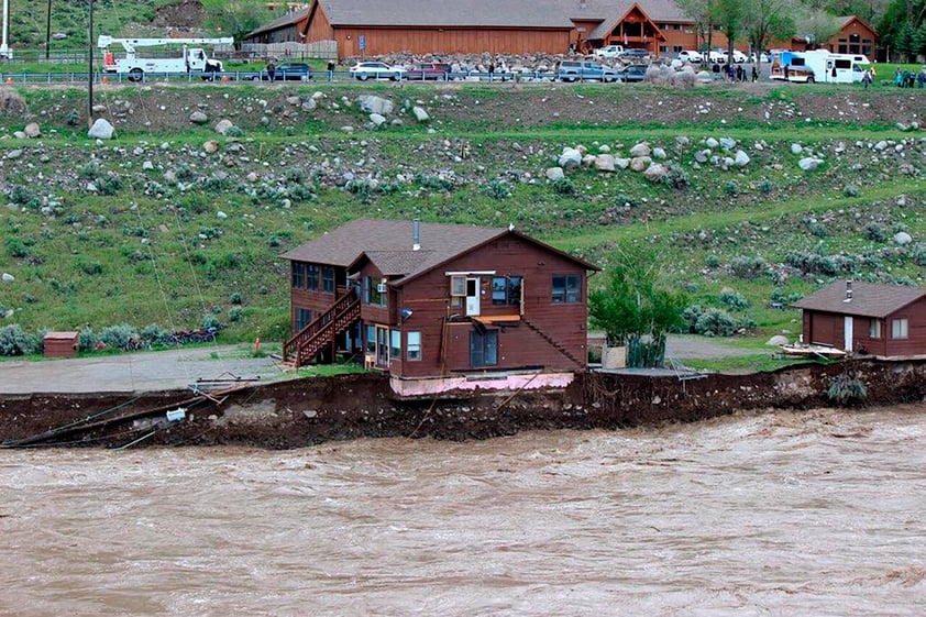 Parque Yellowstone sufre inundaciones y visitantes son evacuados