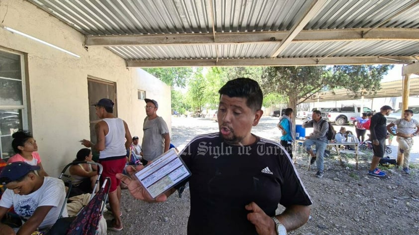 Migrantes venezolanos llegan caminando a región Norte de Coahuila y buscan llegar a EUA