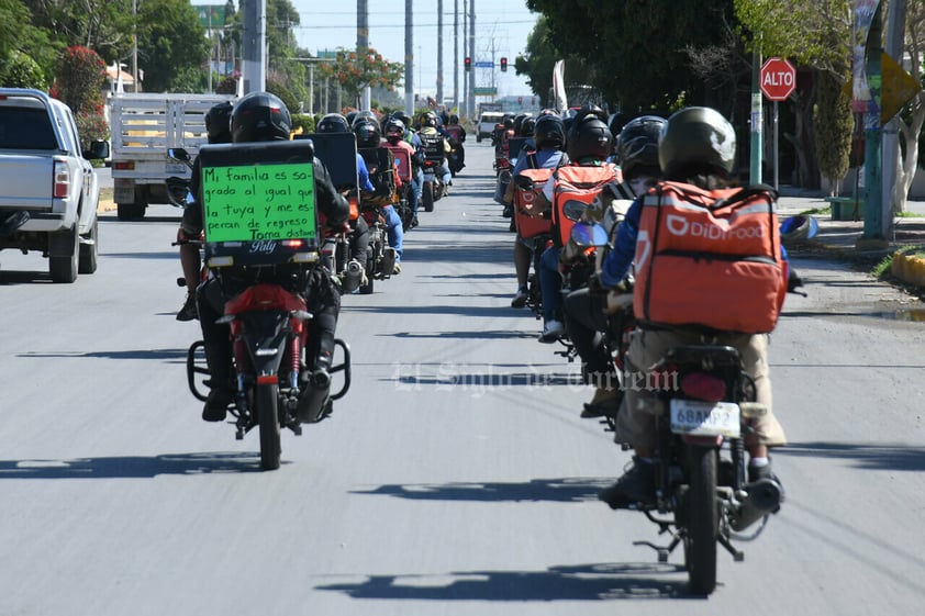 Motociclistas se manifiestan en pleno evento oficial en Gómez Palacio