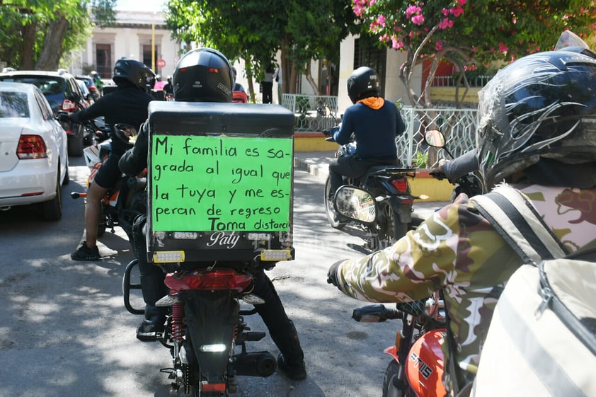 Motociclistas se manifiestan en pleno evento oficial en Gómez Palacio