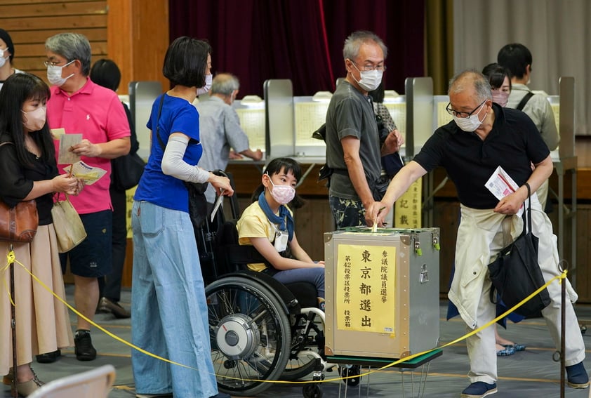 Japón vota en elecciones clave tras el asesinato de Shinzo Abe