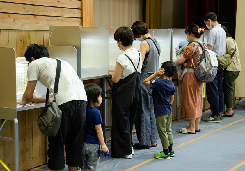 Japón vota en elecciones clave tras el asesinato de Shinzo Abe