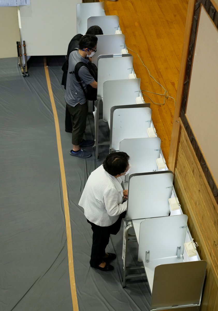 Japón vota en elecciones clave tras el asesinato de Shinzo Abe