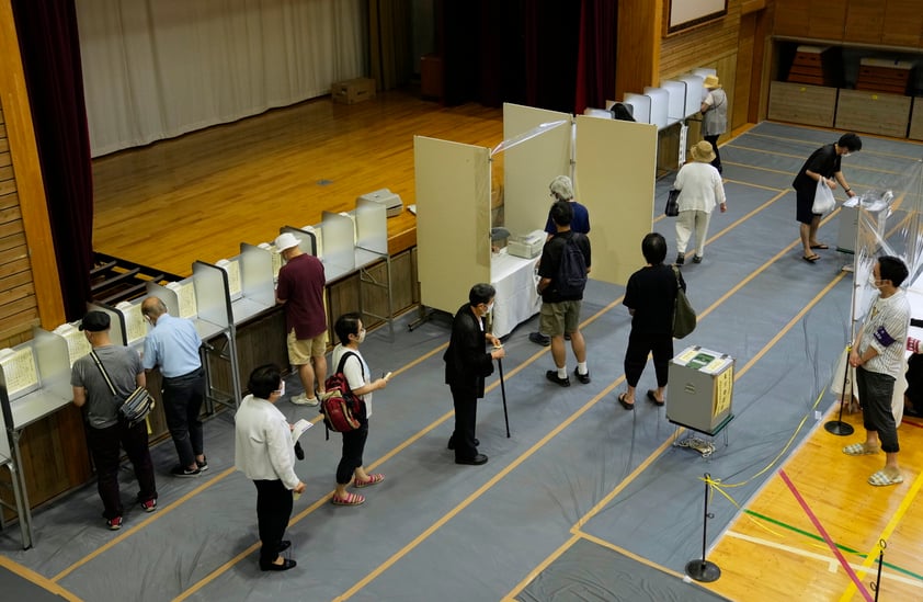 Japón vota en elecciones clave tras el asesinato de Shinzo Abe