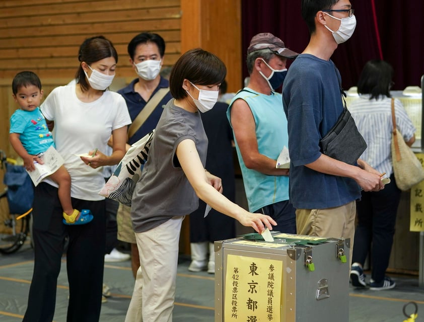 Japón vota en elecciones clave tras el asesinato de Shinzo Abe