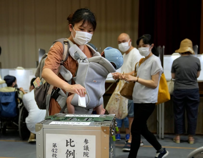 Japón vota en elecciones clave tras el asesinato de Shinzo Abe