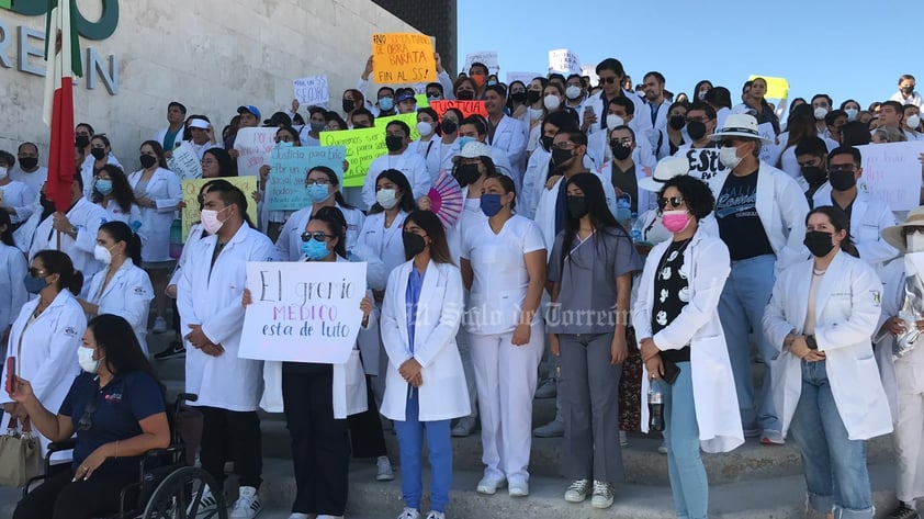 Marchan en silencio para exigir justicia por el asesinato del pasante de Medicina Eric Andrade