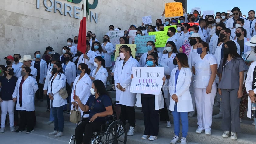 Marchan en silencio para exigir justicia por el asesinato del pasante de Medicina Eric Andrade