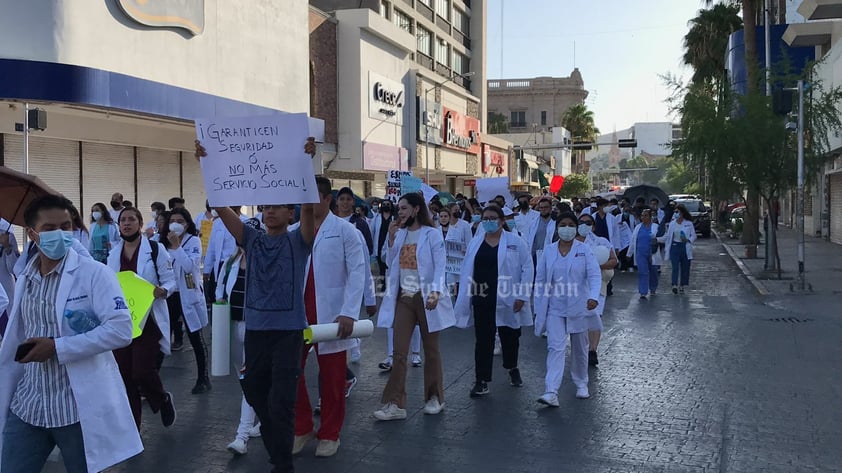 Marchan en silencio para exigir justicia por el asesinato del pasante de Medicina Eric Andrade