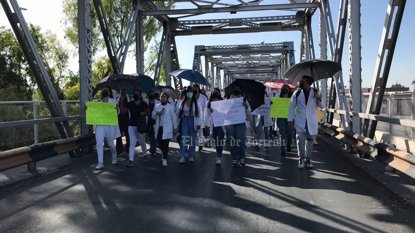 Marchan en silencio para exigir justicia por el asesinato del pasante de Medicina Eric Andrade