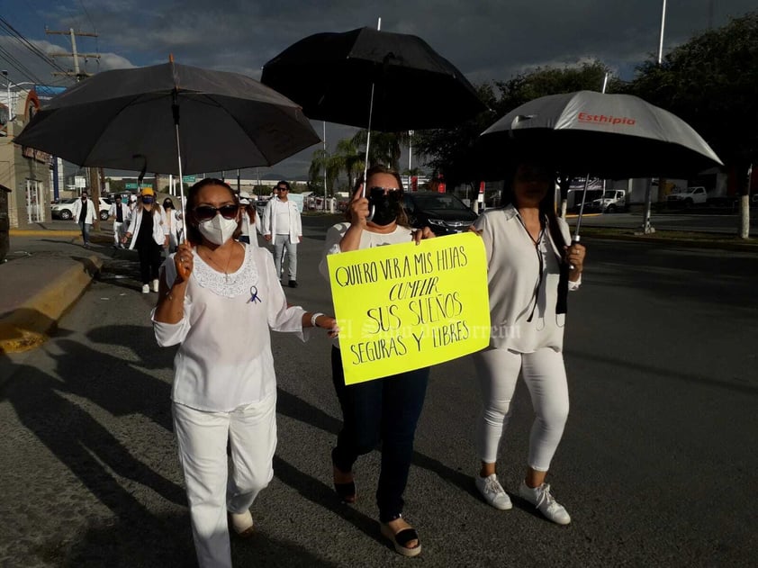 Médicos pasantes de La Laguna marchan por un servicio social seguro