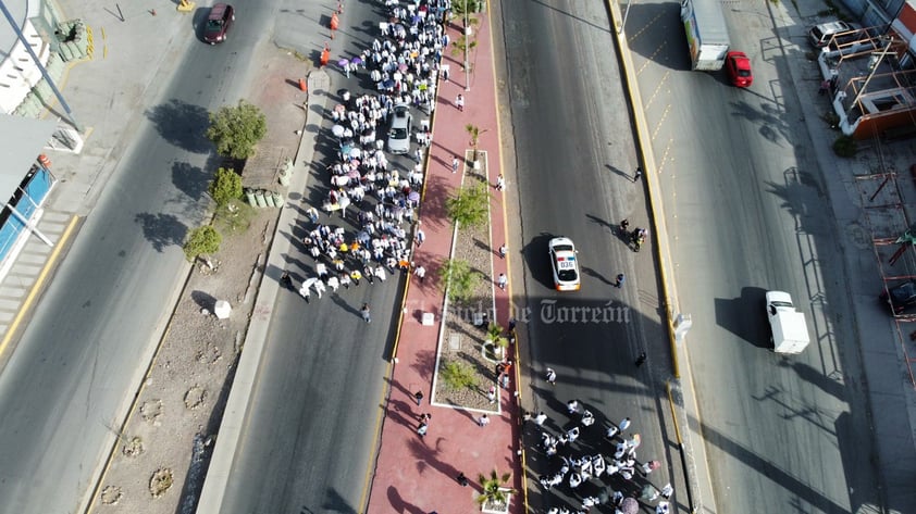 Médicos pasantes de La Laguna marchan por un servicio social seguro