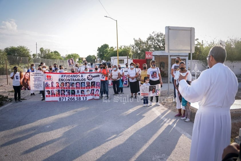 Iglesia católica y asociaciones salen a calles de Torreón para exigir justicia por personas desaparecidas