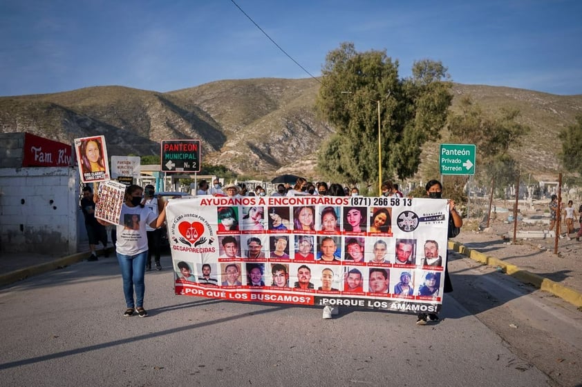 Iglesia católica y asociaciones salen a calles de Torreón para exigir justicia por personas desaparecidas