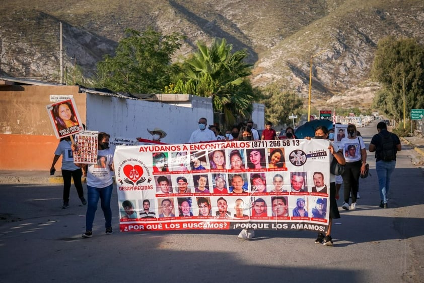 Iglesia católica y asociaciones salen a calles de Torreón para exigir justicia por personas desaparecidas