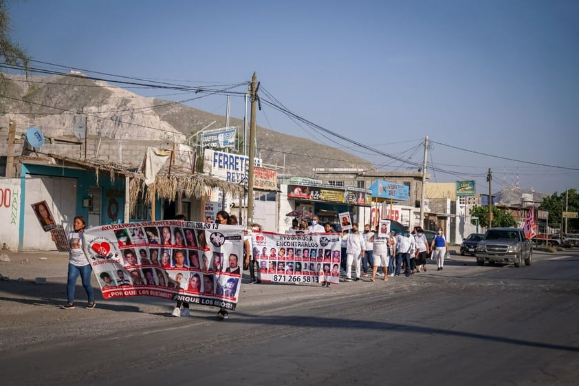 Iglesia católica y asociaciones salen a calles de Torreón para exigir justicia por personas desaparecidas